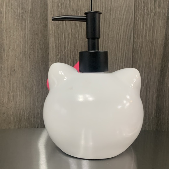 New Hello Kitty Head Bright Pink Bow Lotion Soap Dispenser Pump By Sanrio - Picture 4 of 6